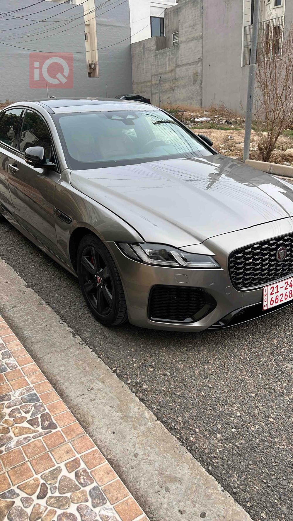 جاكوار XF